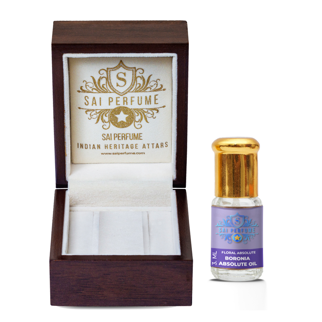 Elegant application of Sai Perfume's Boronia Absolute, highlighting its highly complex, fruity, woody, and violet-like aroma prized by master perfumers.